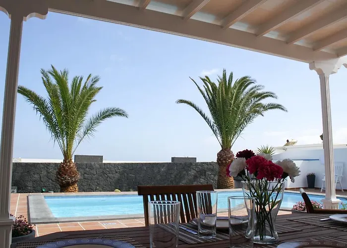 Manuela By Buenavilla Vila *